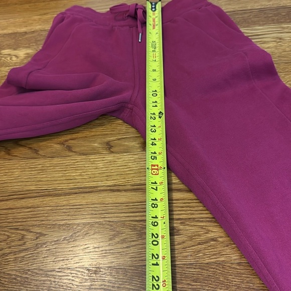 Lululemon Scuba High-Rise Jogger Pomegranate Size 2 - Picture 10 of 12